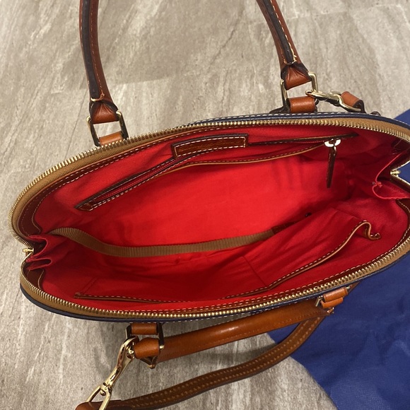 Dooney and Bourke purse - Picture 7 of 8